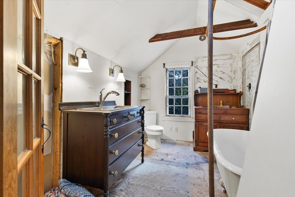 Bathroom, Interior, Wooden Beams
