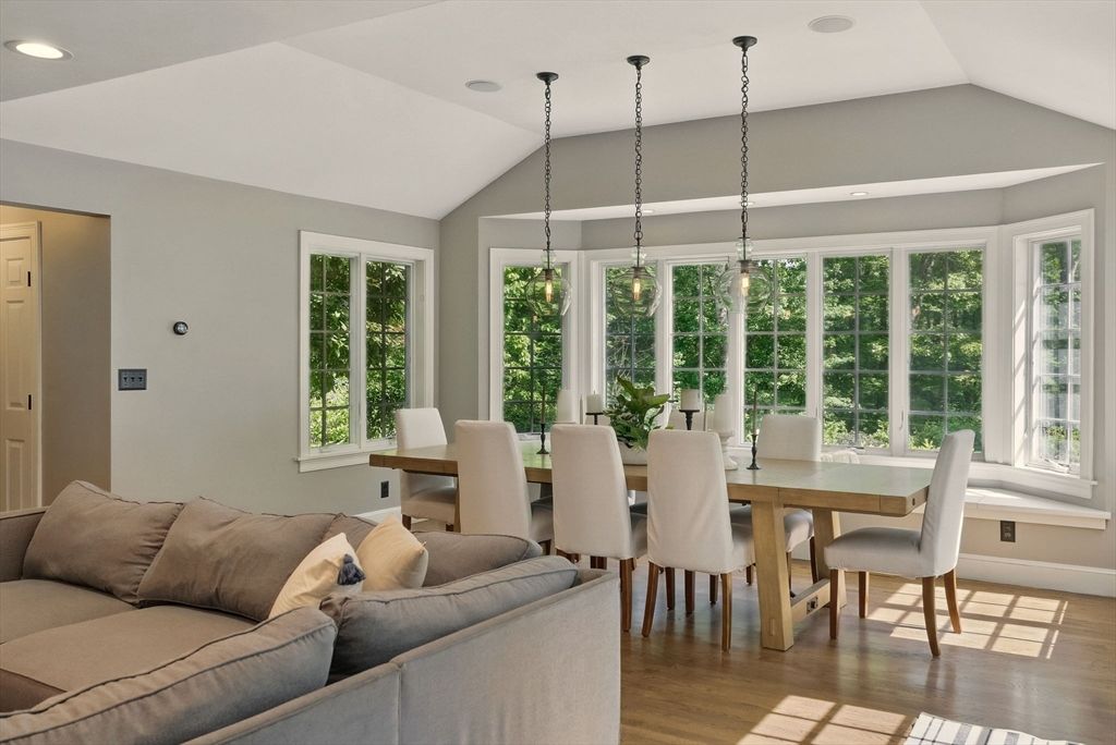 Dining room, Interior, Pendant Lights, Recessed Lighting, Wood Texture Flooring