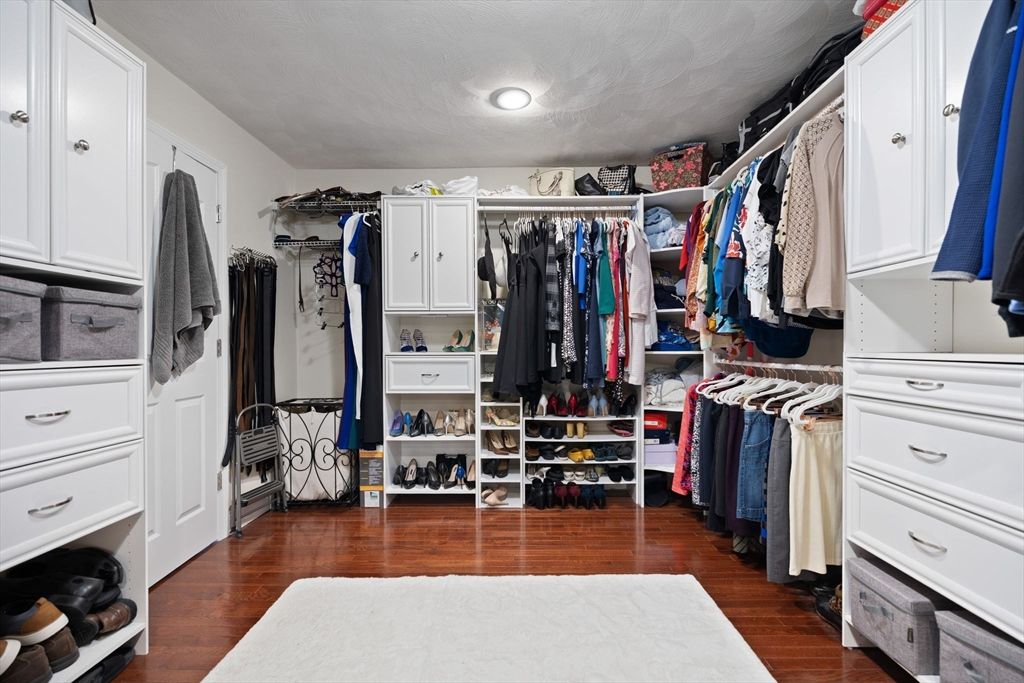 Interior, Recessed Lighting, Walk-in Closets, Wood Texture Flooring