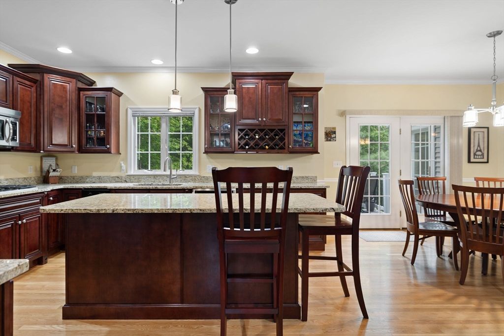 Dining room, Interior, Kitchen, Pendant Lights, Recessed Lighting, Wood Texture Flooring