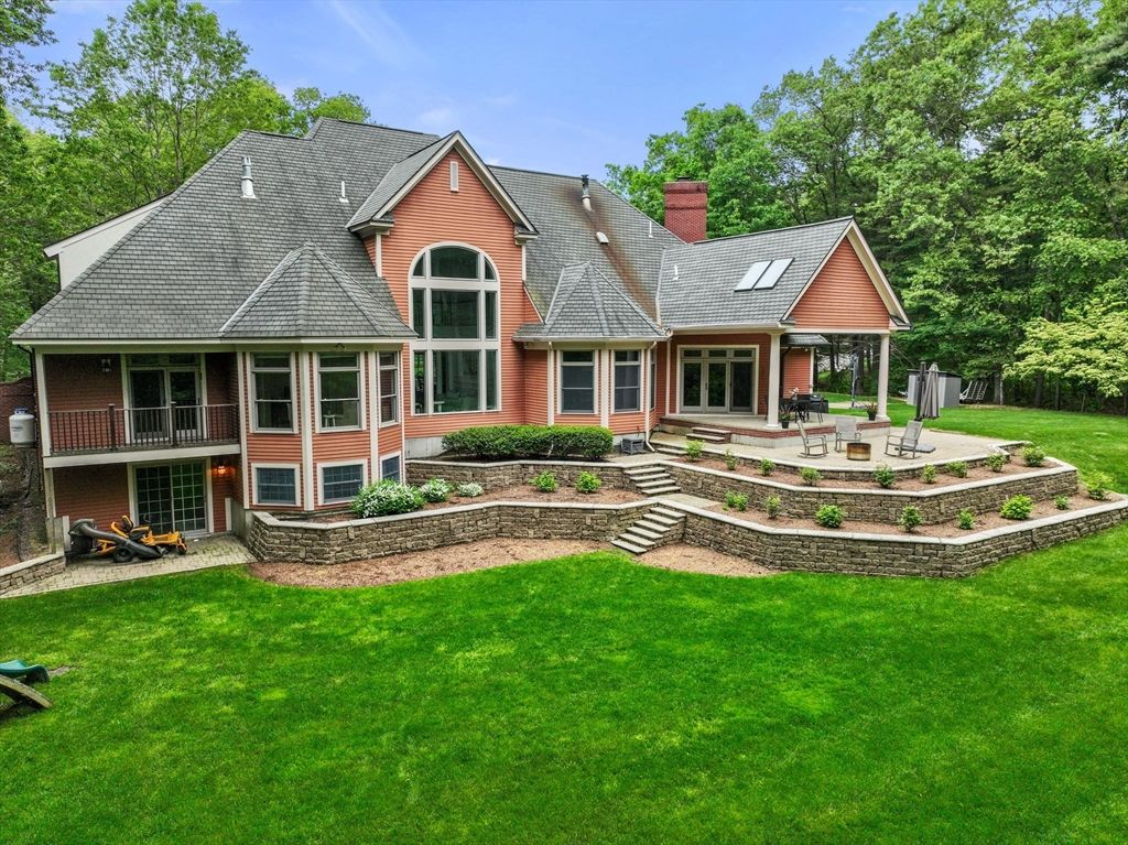 Backyard, Exterior, Facade, Cape Cod