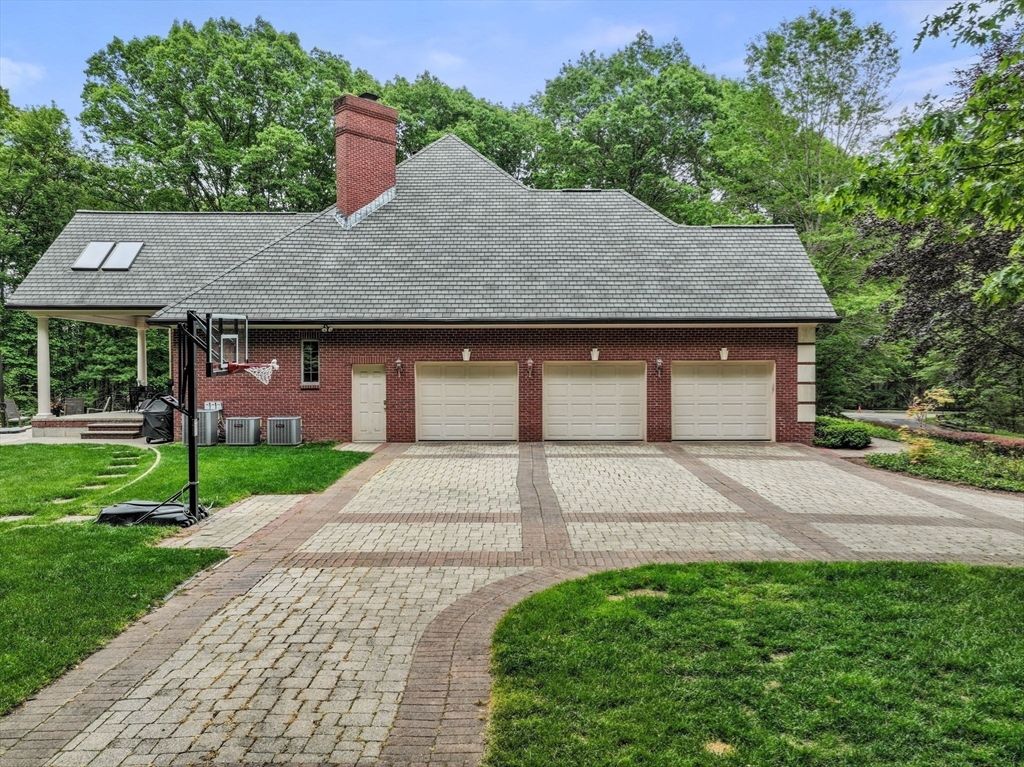 Attached, Exterior, Facade, Brick Facade, Cape Cod