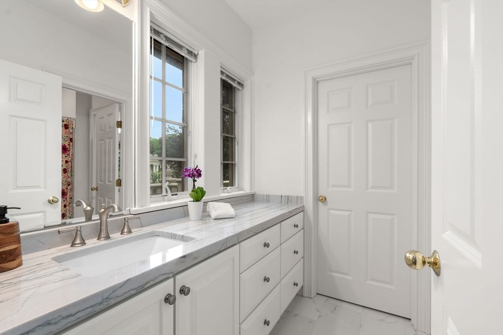 Bathroom, Dual Sink Vanities, Interior, Marble