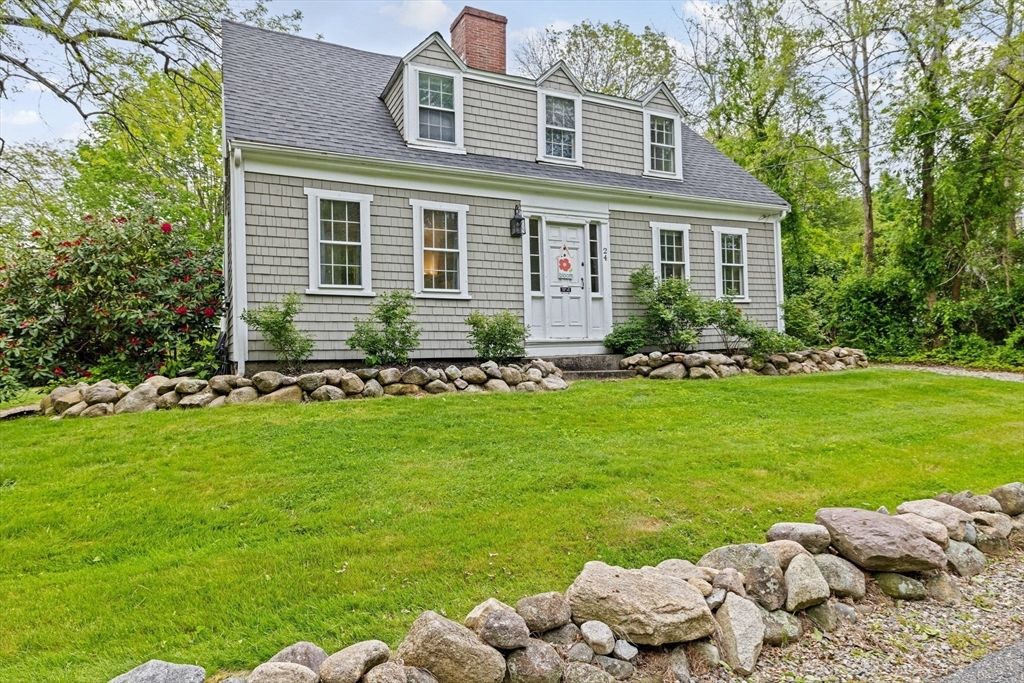 Backyard, Exterior, Facade, Cape Cod