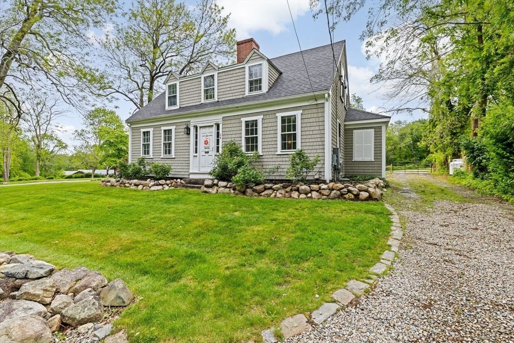 Backyard, Exterior, Facade, Cape Cod