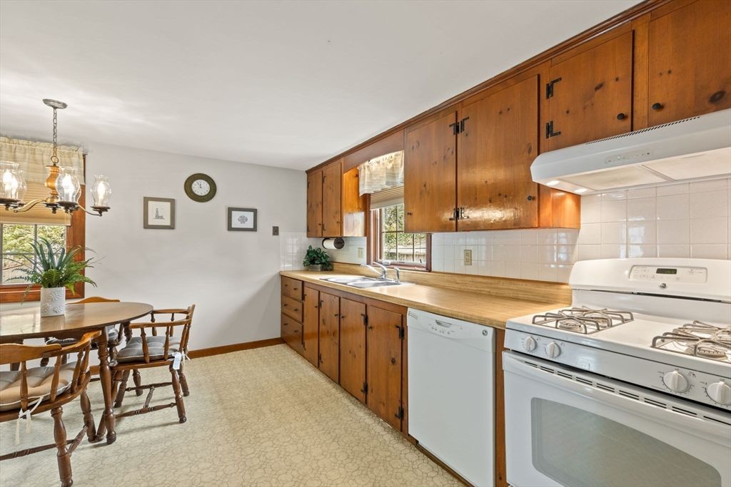 Dining room, Interior, Kitchen, Pendant Lights