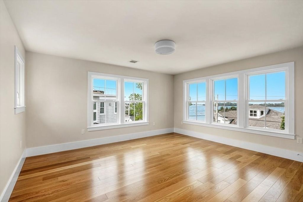 Interior, Recessed Lighting, Walk-in Closets, Wood Texture Flooring
