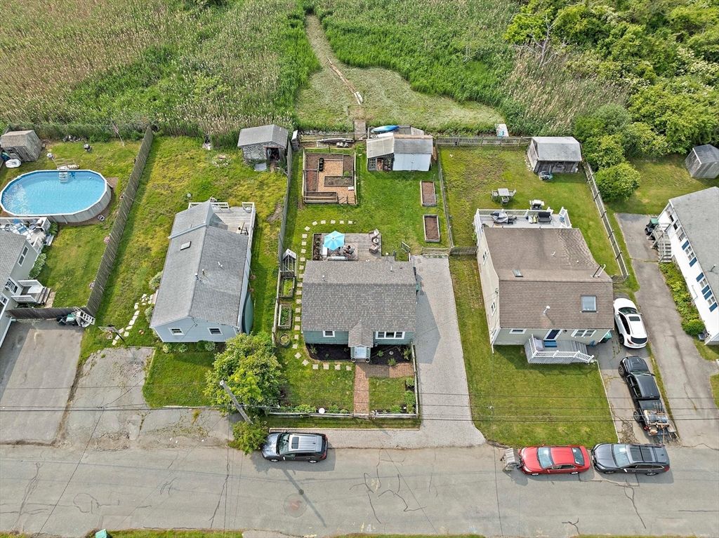 Exterior, Drone