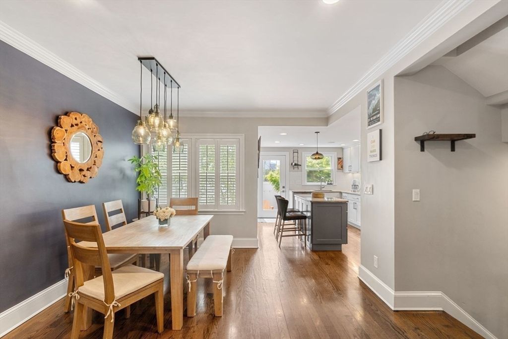 Dining room, Interior, Kitchen, Pendant Lights, Recessed Lighting, Wood Texture Flooring