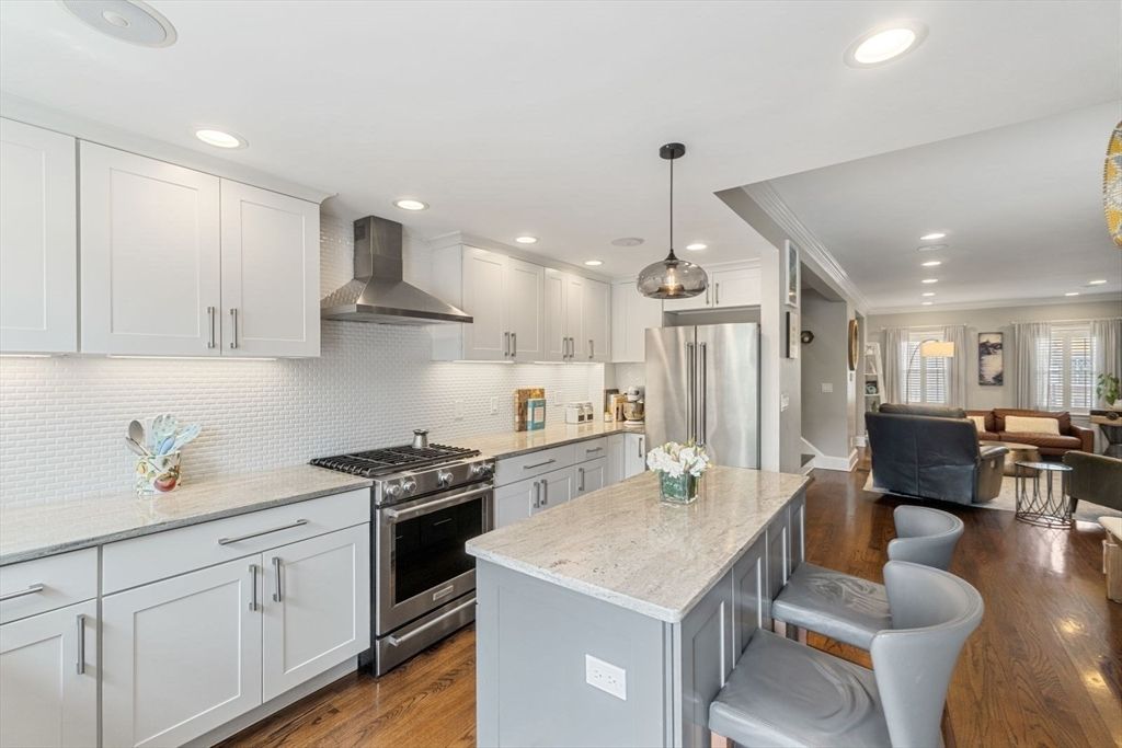 Dining room, Interior, Kitchen, Living room, Pendant Lights, Recessed Lighting, Stainless Steel Appliances, Wood Texture Flooring