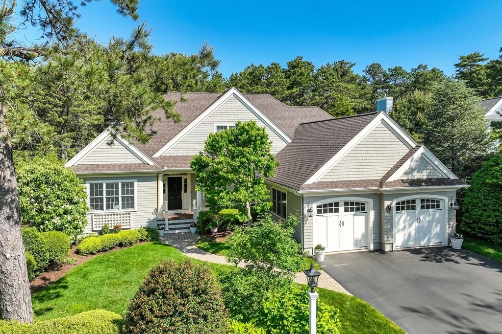 Attached, Exterior, Facade, Ranch