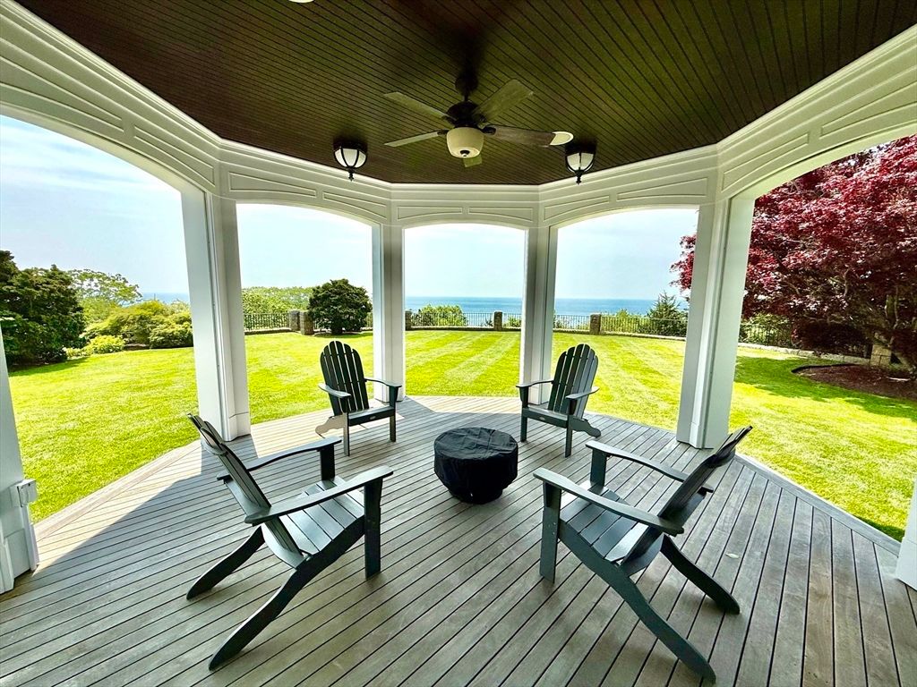 Exterior, Sun Room, Water