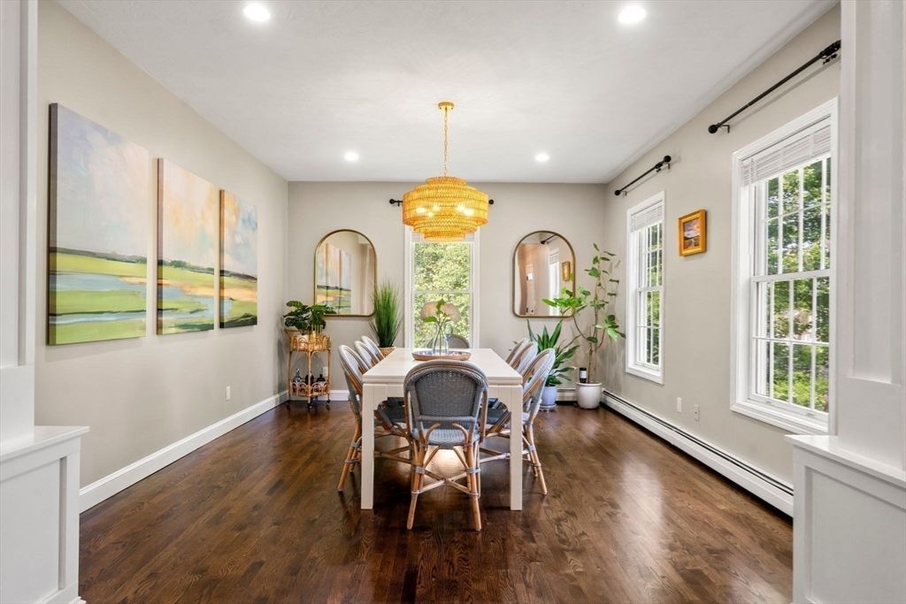 Chandelier, Dining room, Interior, Recessed Lighting, Wood Texture Flooring