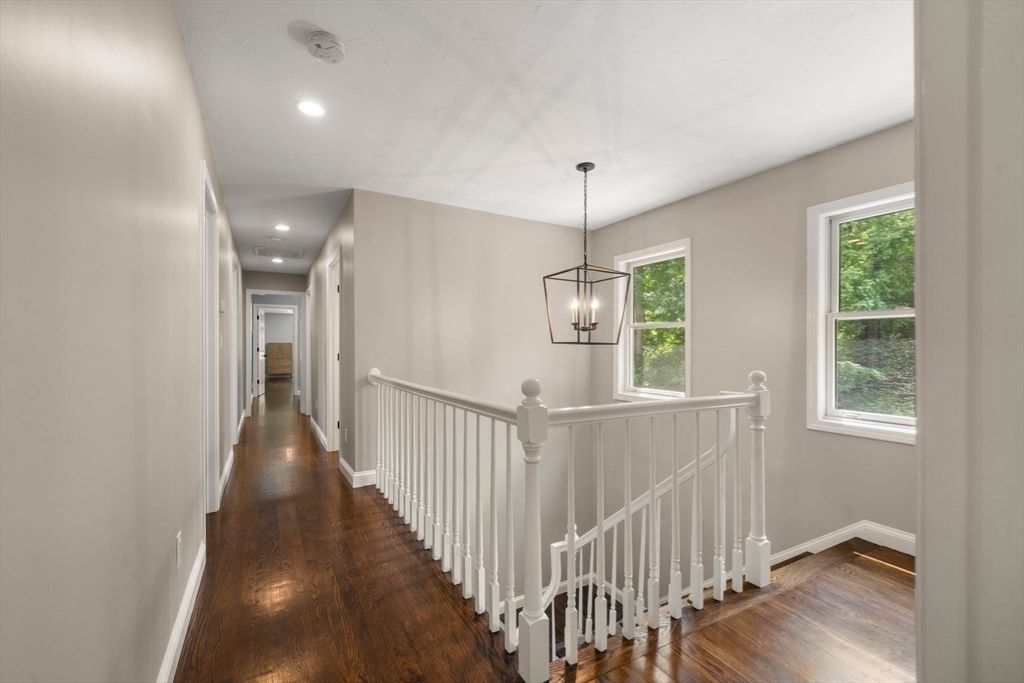 Interior, Pendant Lights, Recessed Lighting, Wood Texture Flooring