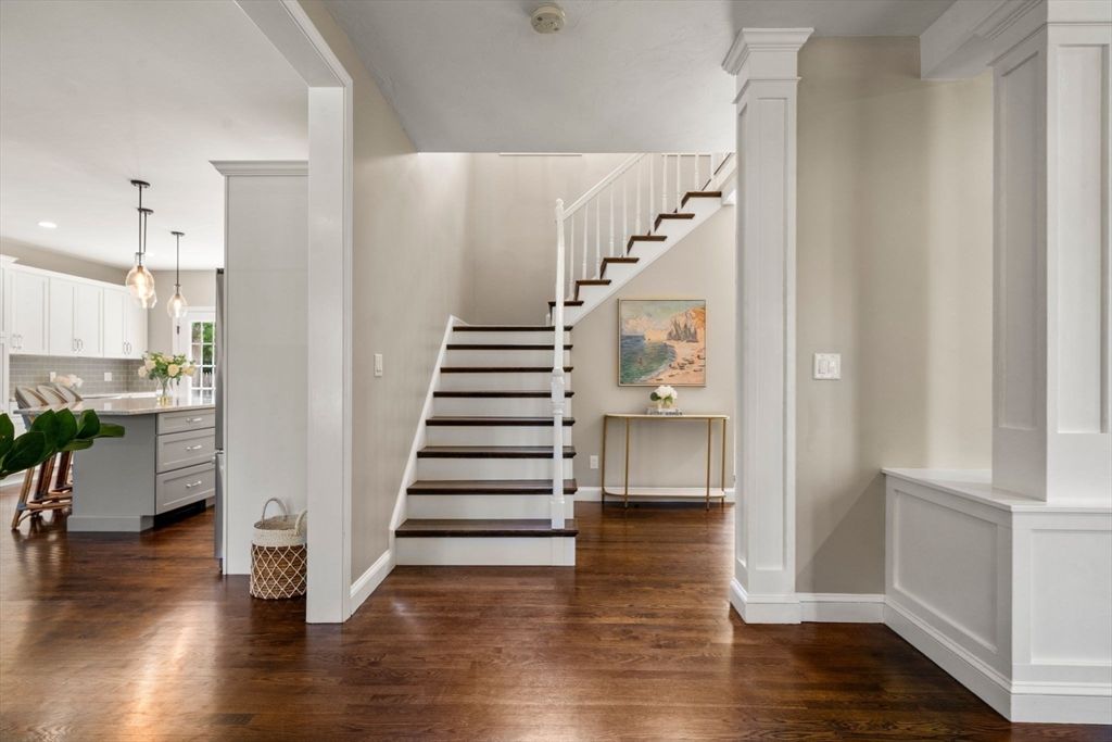 Interior, Pendant Lights, Recessed Lighting, Wood Texture Flooring