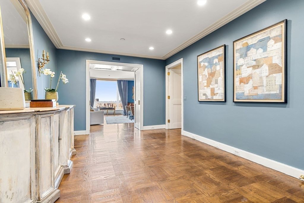 Interior, Recessed Lighting, Wood Texture Flooring