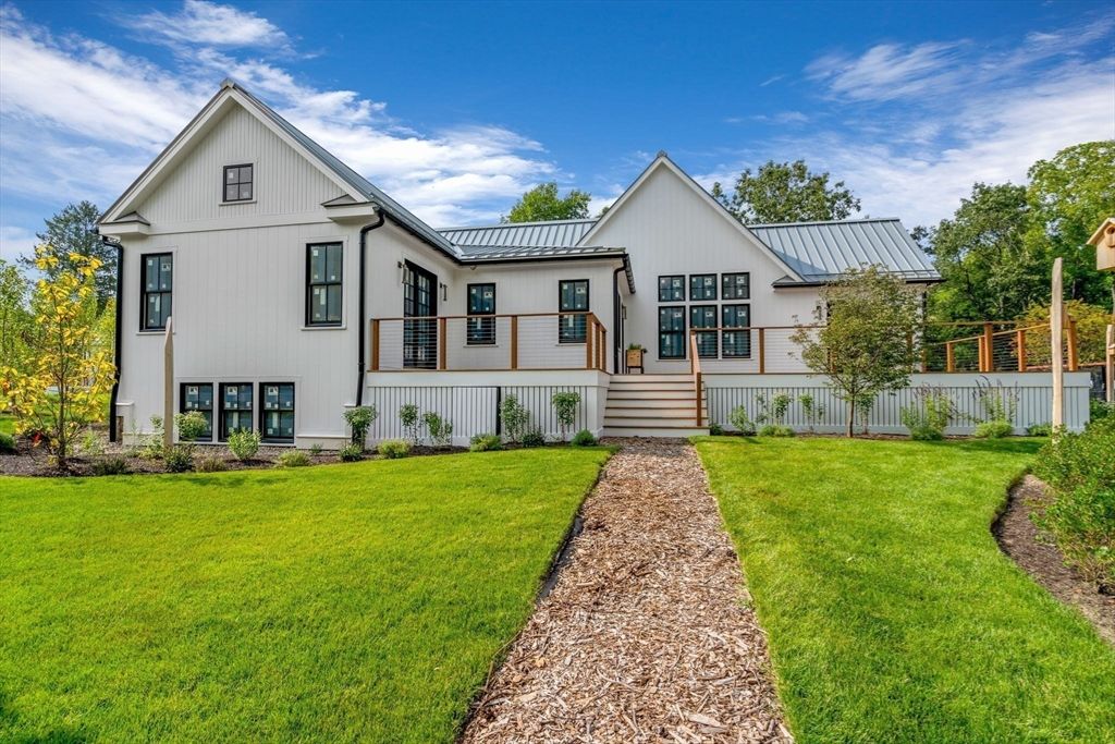 Backyard, Exterior, Facade, Farmhouse
