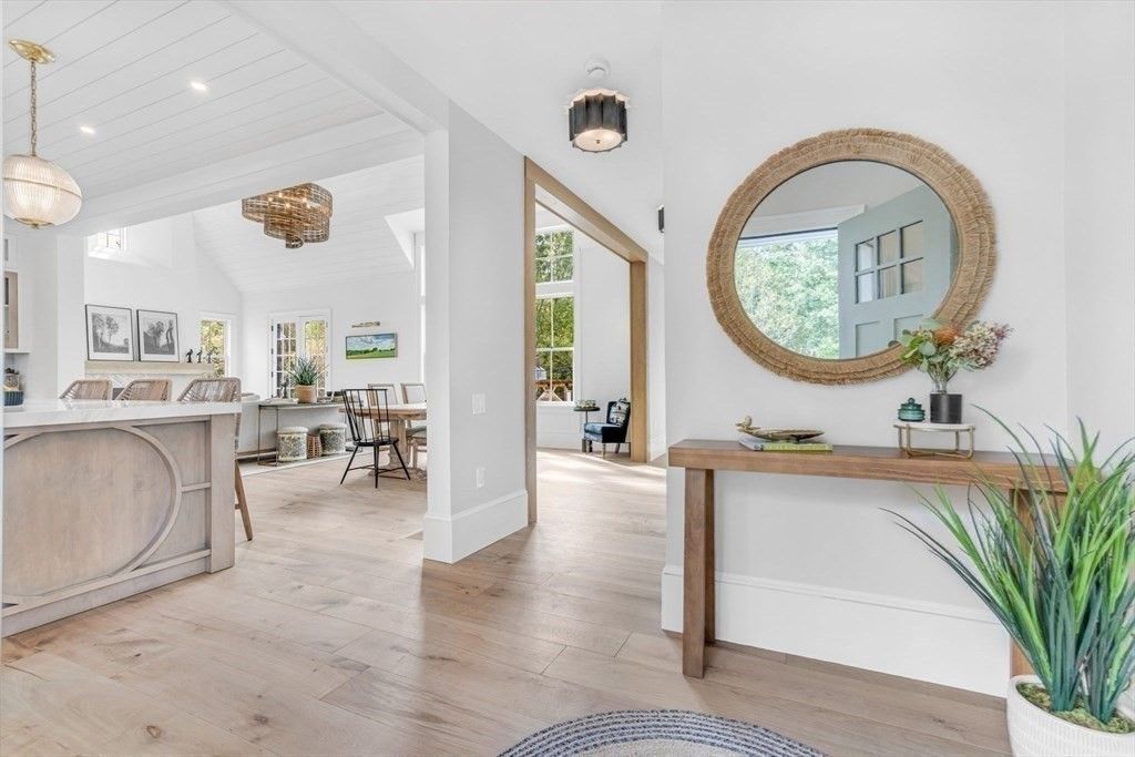 Dining room, Interior, Pendant Lights, Recessed Lighting, Wood Texture Flooring