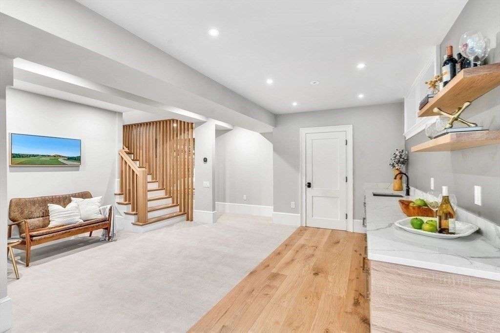 Interior, Recessed Lighting, Wood Texture Flooring