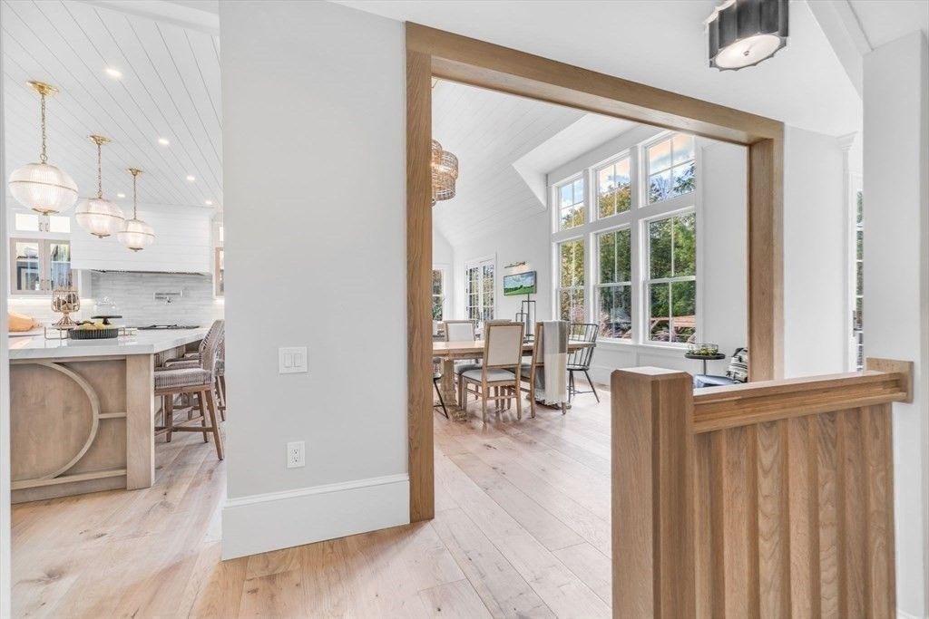 Dining room, Interior, Kitchen, Pendant Lights, Recessed Lighting, Wood Texture Flooring