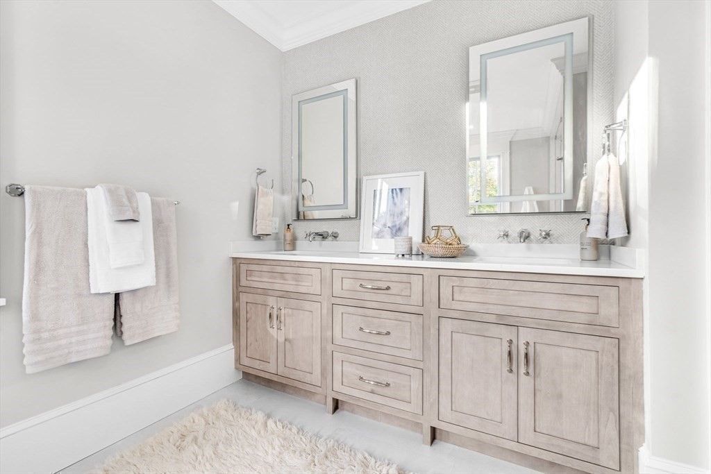 Bathroom, Dual Sink Vanities, Interior