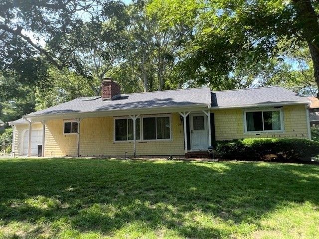 Attached, Backyard, Exterior, Facade, Brick Facade, Ranch
