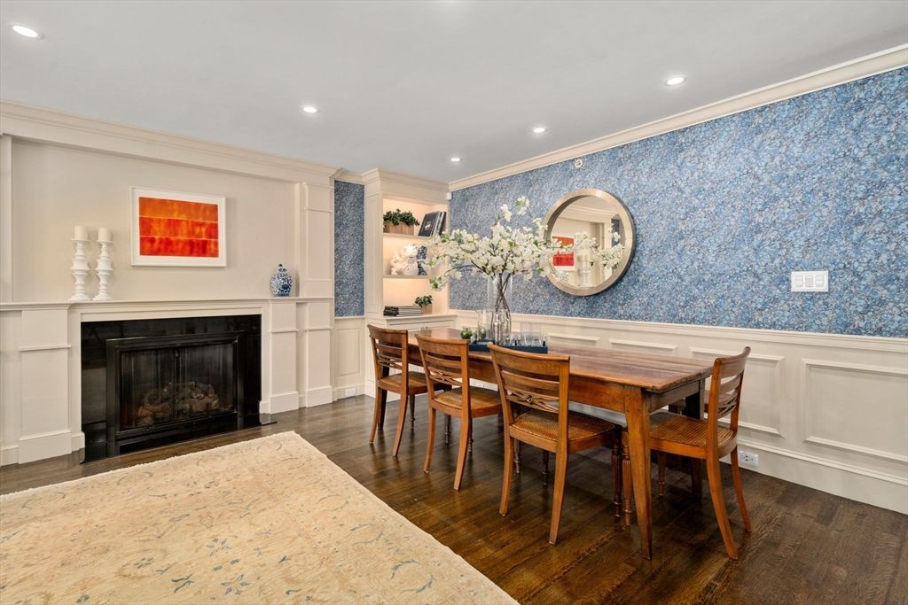 Dining room, Fireplace, Interior, Recessed Lighting, Wood Texture Flooring