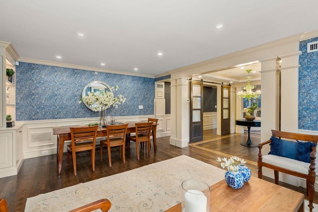 Chandelier, Dining room, Interior, Recessed Lighting, Wood Texture Flooring