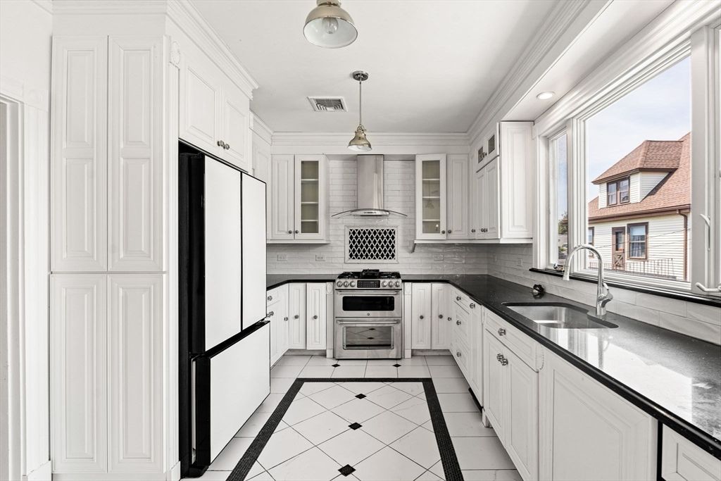 Interior, Kitchen, Pendant Lights, Stainless Steel Appliances