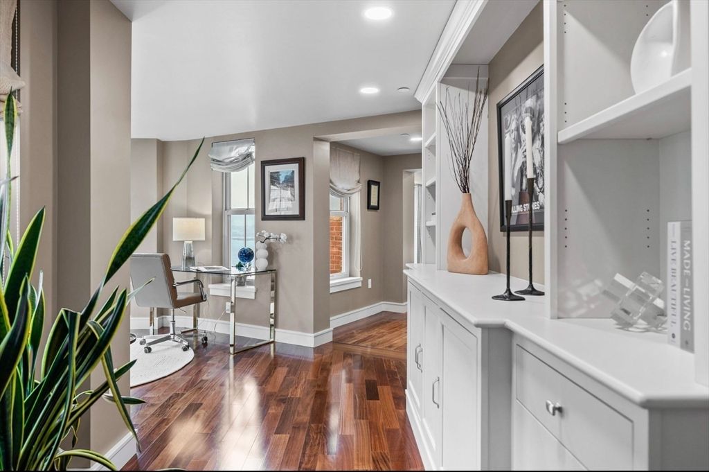 Home Office, Interior, Recessed Lighting, Wood Texture Flooring