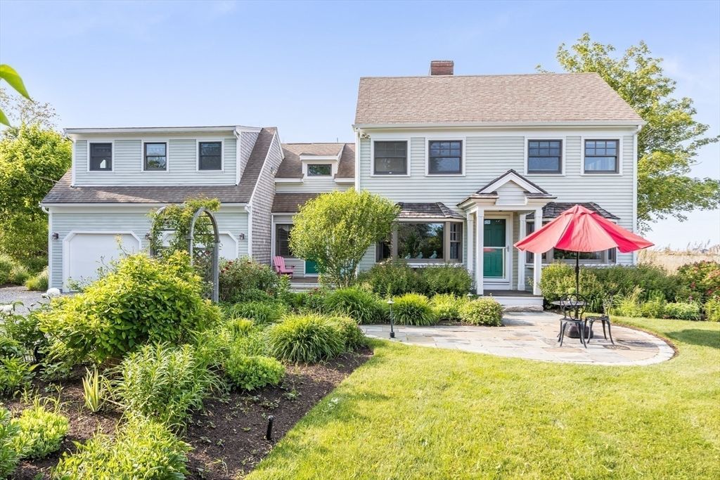Attached, Backyard, Exterior, Facade, Georgian