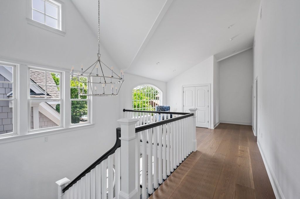 Interior, Pendant Lights, Recessed Lighting, Wood Texture Flooring