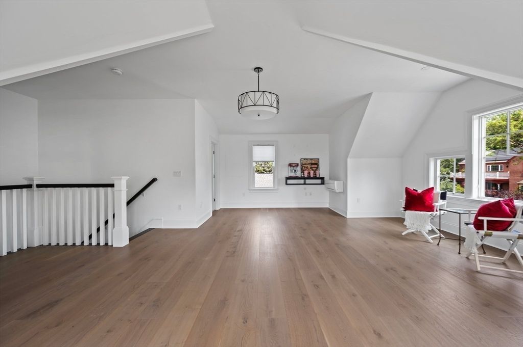 Interior, Pendant Lights, Wood Texture Flooring