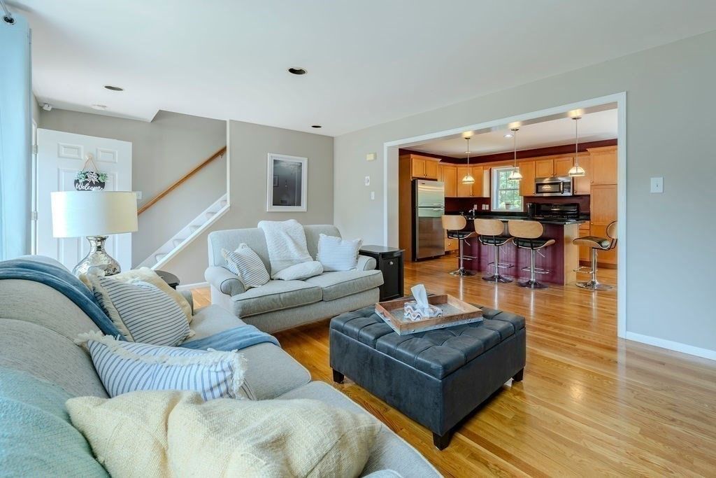 Interior, Kitchen, Living room, Pendant Lights, Recessed Lighting, Stainless Steel Appliances, Wood Texture Flooring
