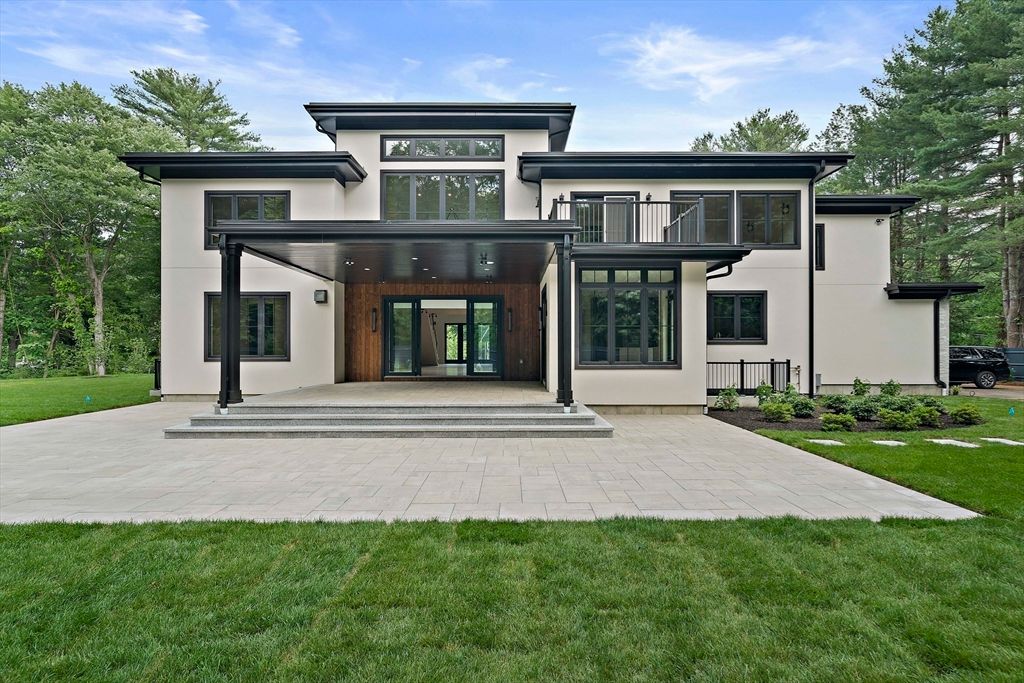 Backyard, Exterior, Facade, Modern