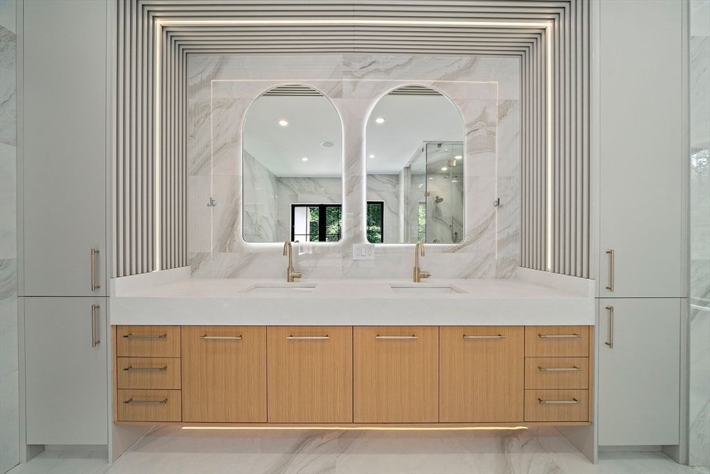 Bathroom, Dual Sink Vanities, Interior, Marble, Marble Walls, Recessed Lighting
