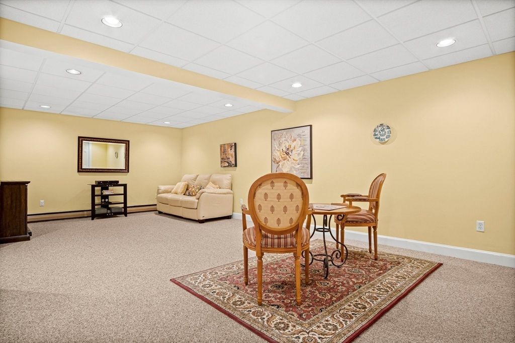 Dining room, Interior, Recessed Lighting