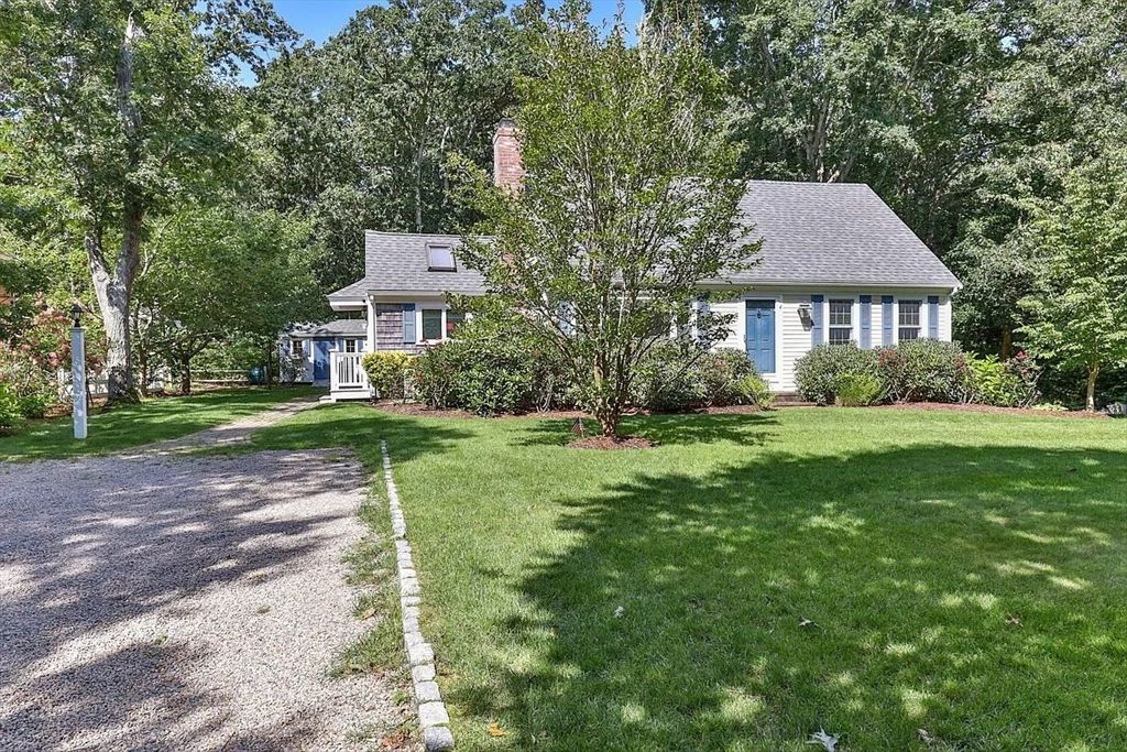 Backyard, Exterior, Facade, Cape Cod