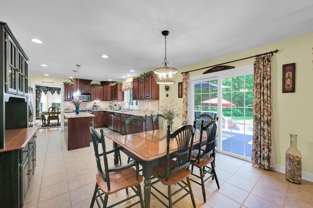 Dining room, Interior, Kitchen, Pendant Lights, Recessed Lighting