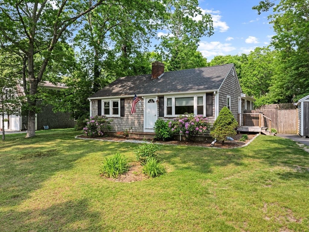 Backyard, Exterior, Facade, Cape Cod