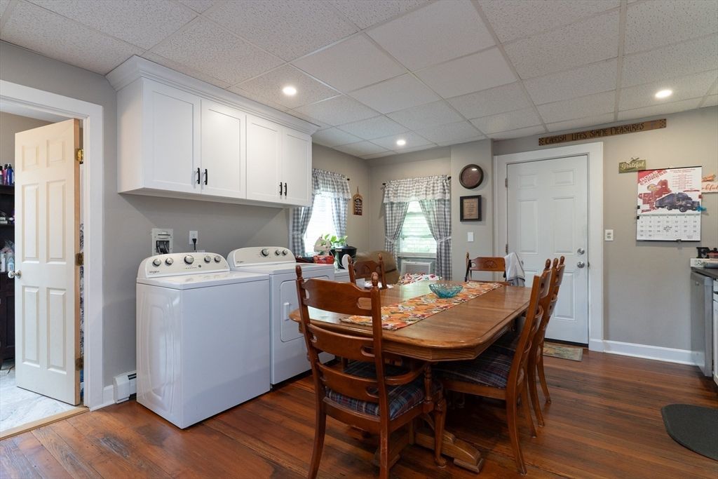 Dining room, Interior, Recessed Lighting, Washer, Wood Texture Flooring