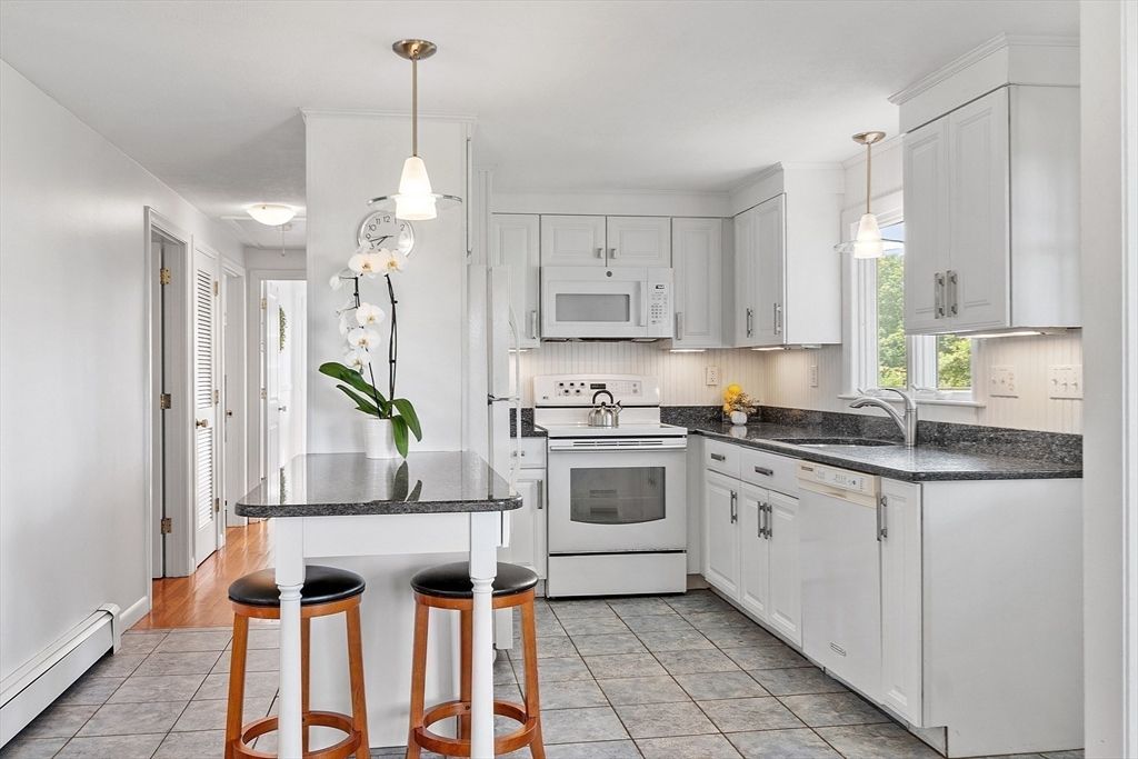 Interior, Kitchen, Pendant Lights, Stainless Steel Appliances