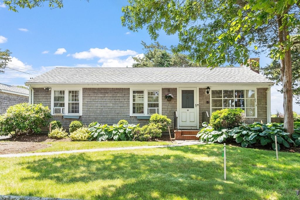 Exterior, Facade, Cape Cod