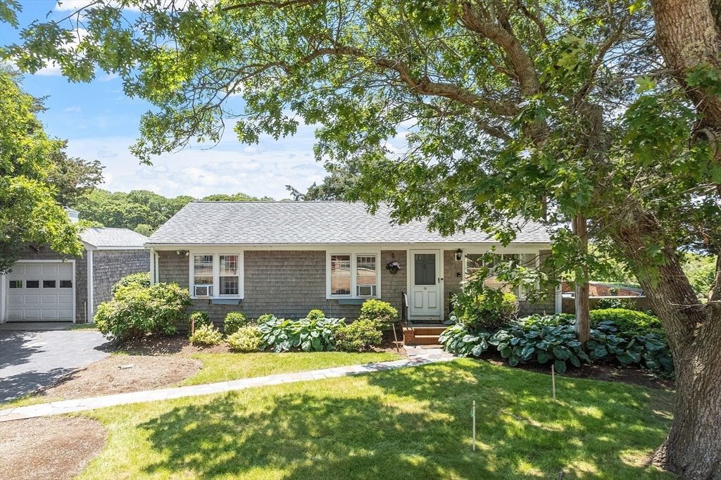Attached, Exterior, Facade, Brick Facade, Cape Cod