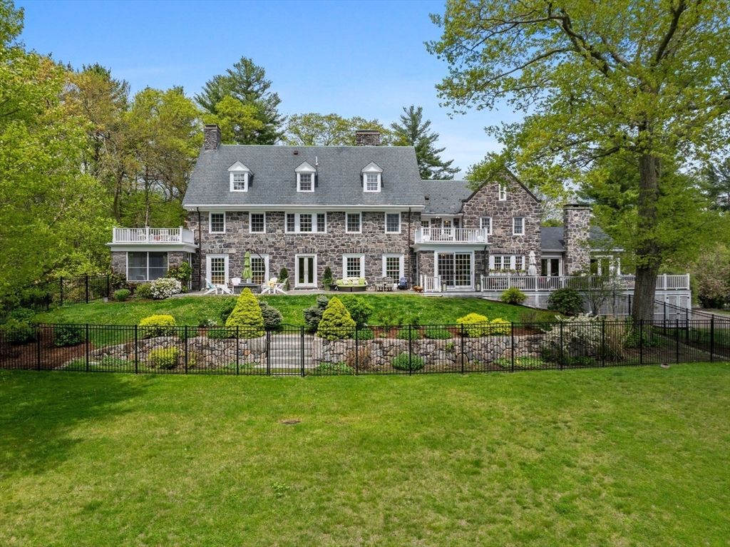 Backyard, Exterior, Facade, Georgian