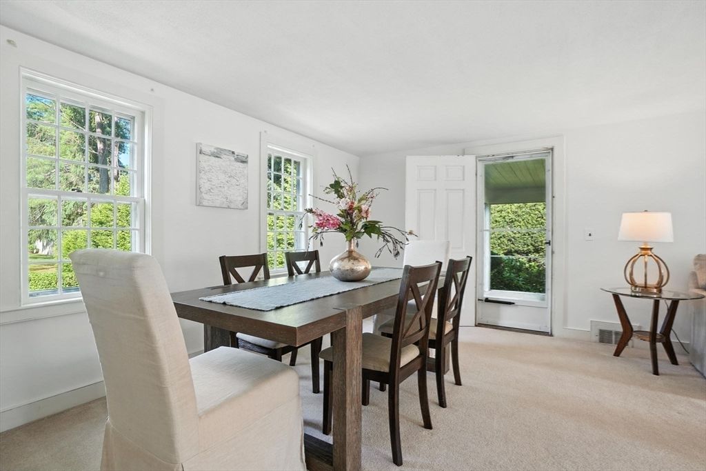 Dining room, Interior