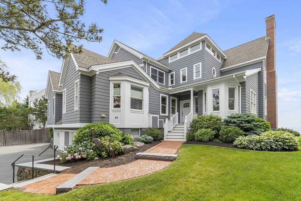 Exterior, Facade, Queen Anne Victorian