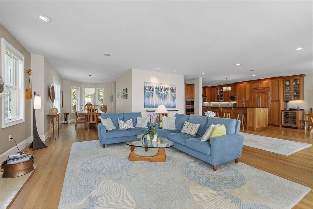 Dining room, Interior, Kitchen, Living room, Pendant Lights, Recessed Lighting, Stainless Steel Appliances, Wood Texture Flooring