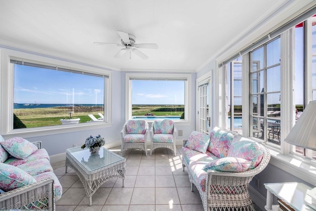 Interior, Living room, Sun Room, Water
