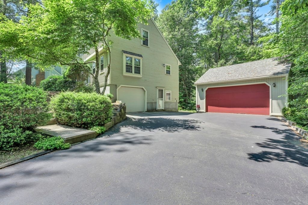 Detached Garage, Exterior